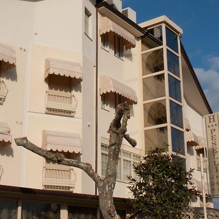 Hotel Peselli Marina di Massa Exterior photo